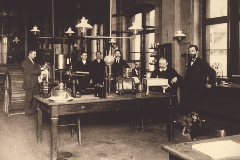 scientists_in_a_laboratory.jpg