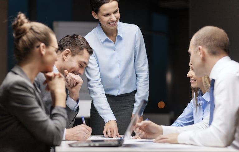 businesspeople_during_conversation_17.jpg