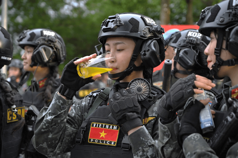 2-supplementing-with-vitamins-and-minerals-helps-soldiers-maintain-energy-and-endurance-during-training-and-while-carrying-out-their-duties.png