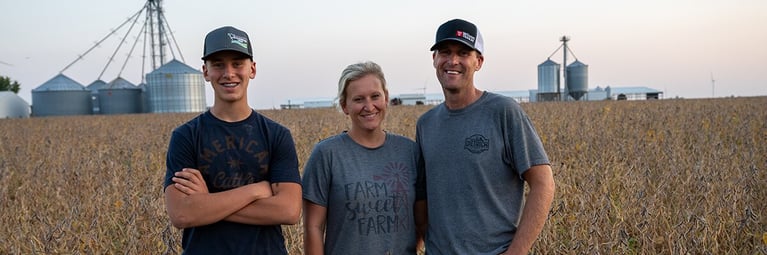 20250815-bayer-farm-forward-mohr-family-2025-jlm-014-1.png