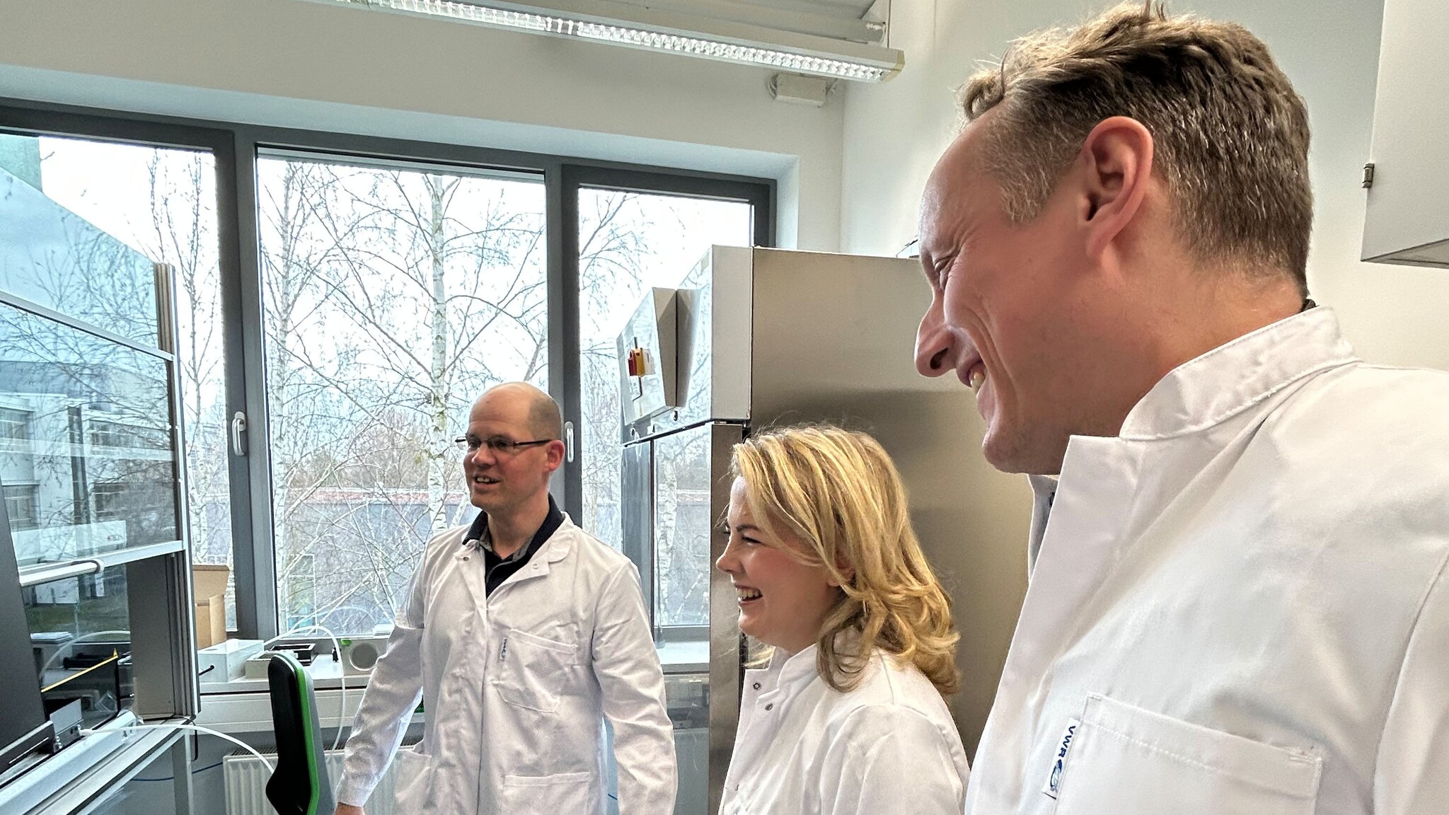 Linda Teutenberg, MdB und Constantin Marqurdt der Bayer AG in Potsdam