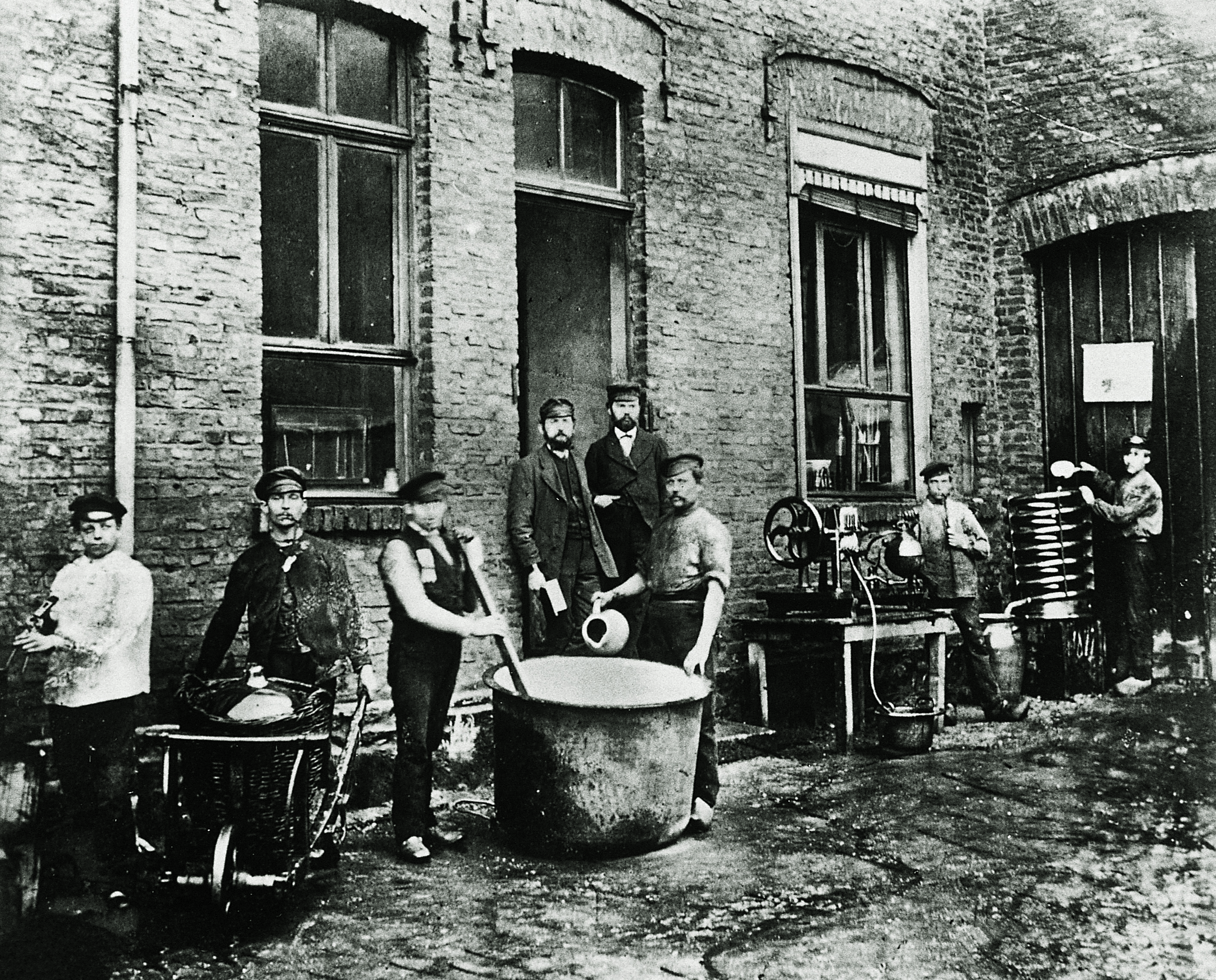 workers_at_the_barmen_factory.jpg