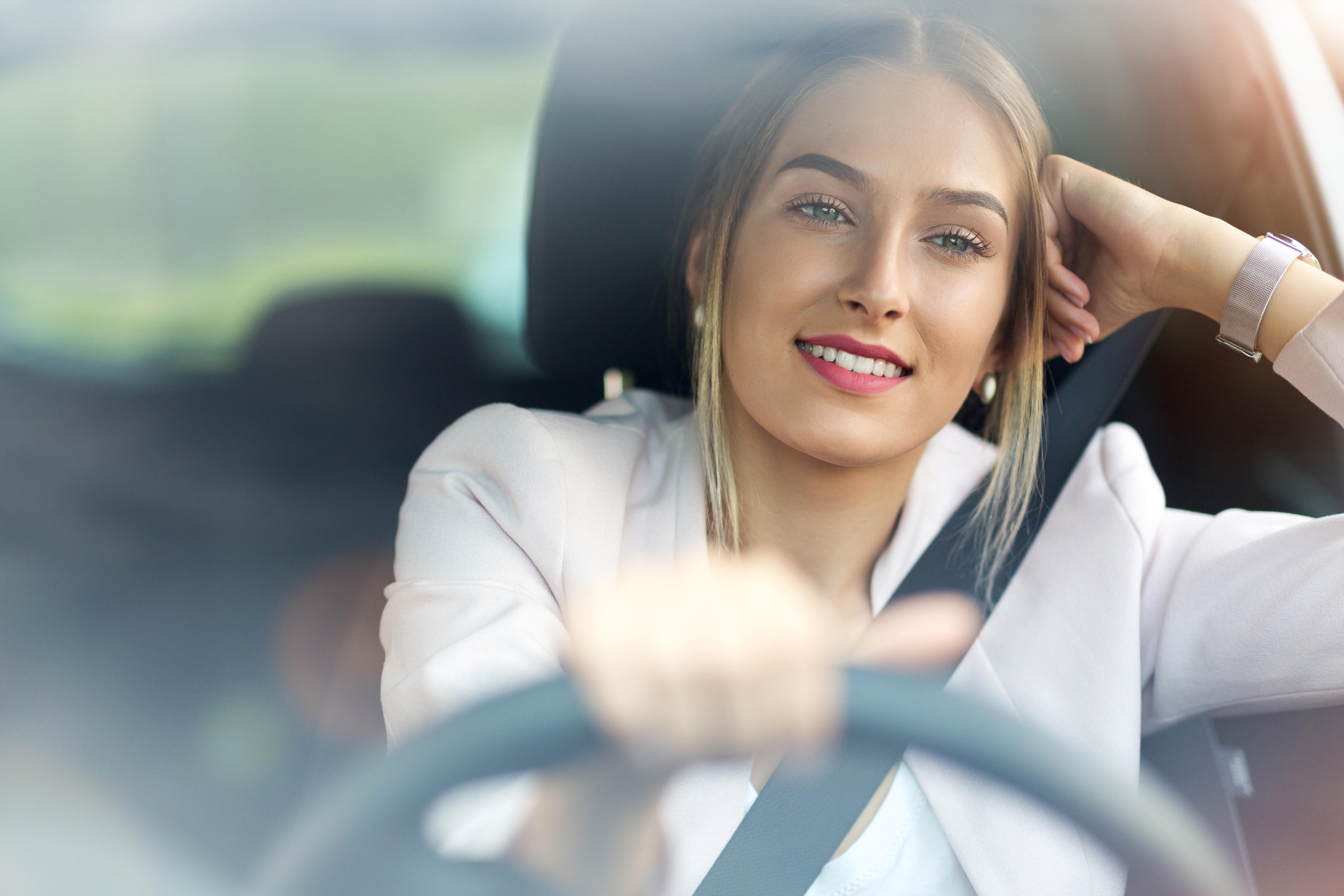 businesswoman_in_a_car_2.jpg