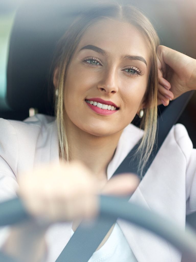 businesswoman_in_a_car_2.jpg