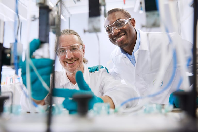 researchers at organ bath 4