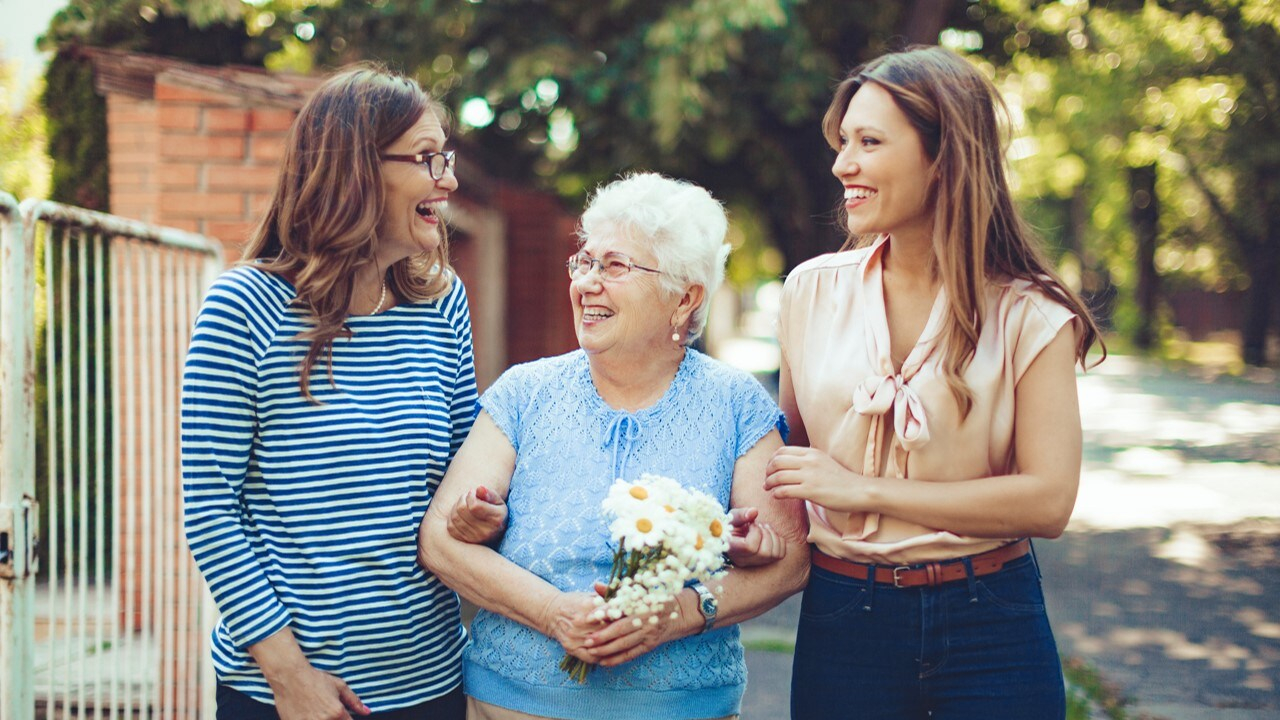 three generations of women 1280x720