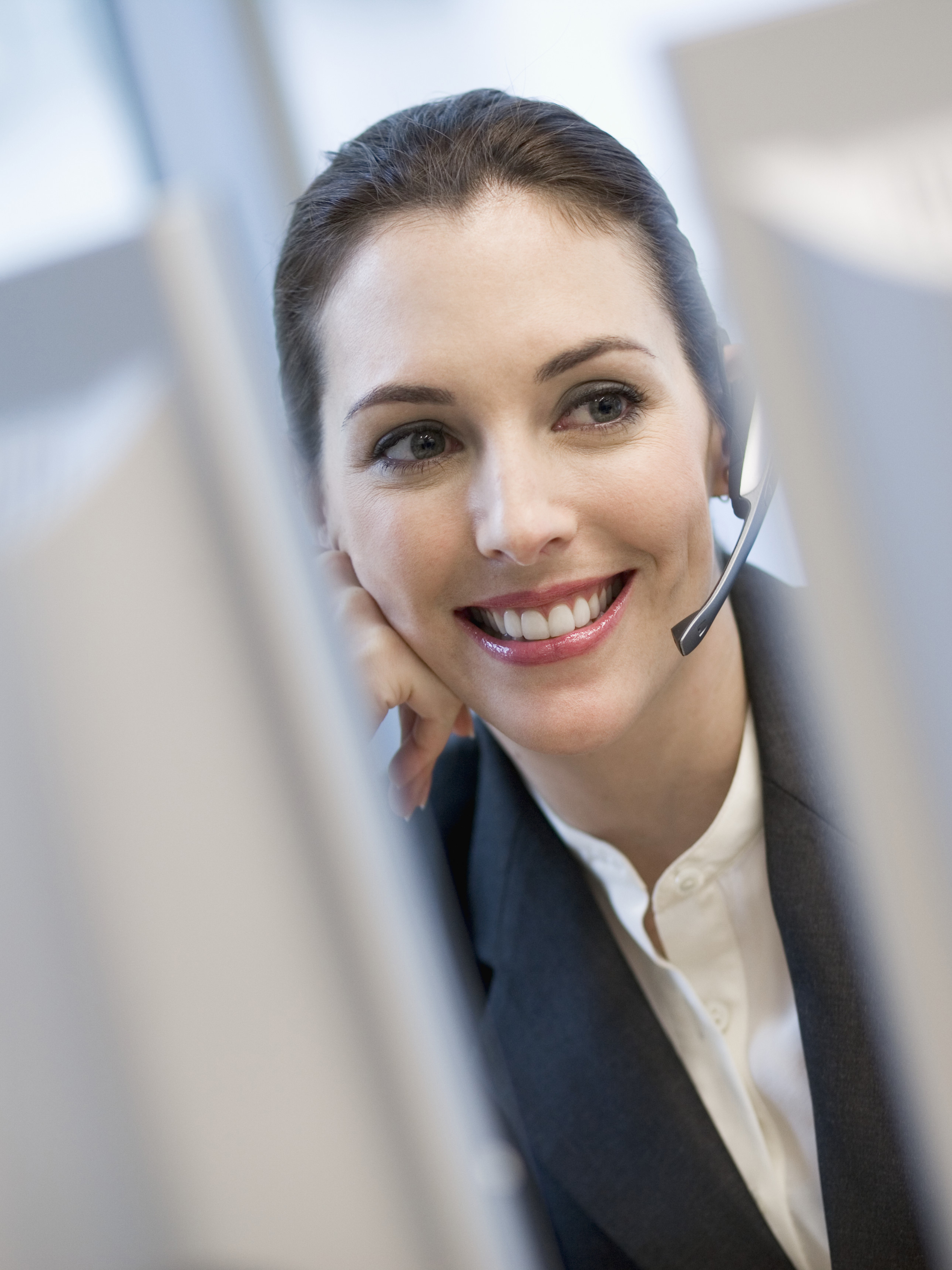 businesswoman_using_headset.jpg