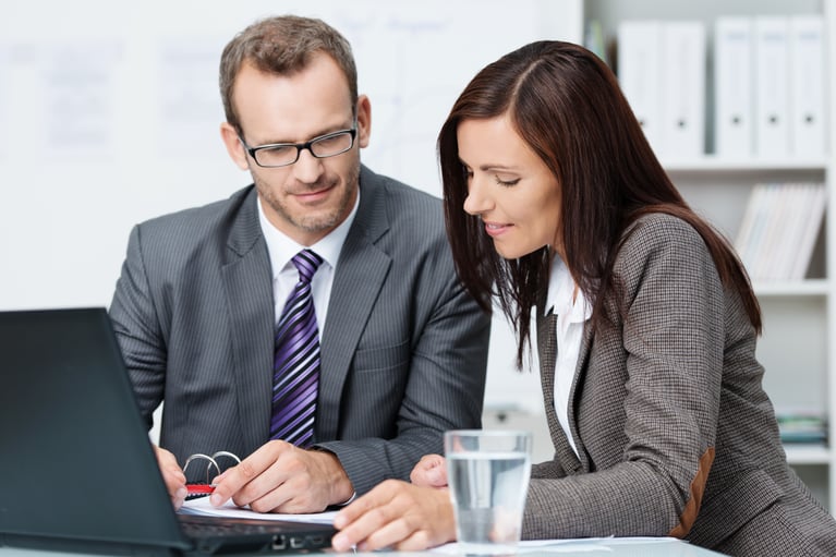 businesspeople_during_conversation_9.jpg