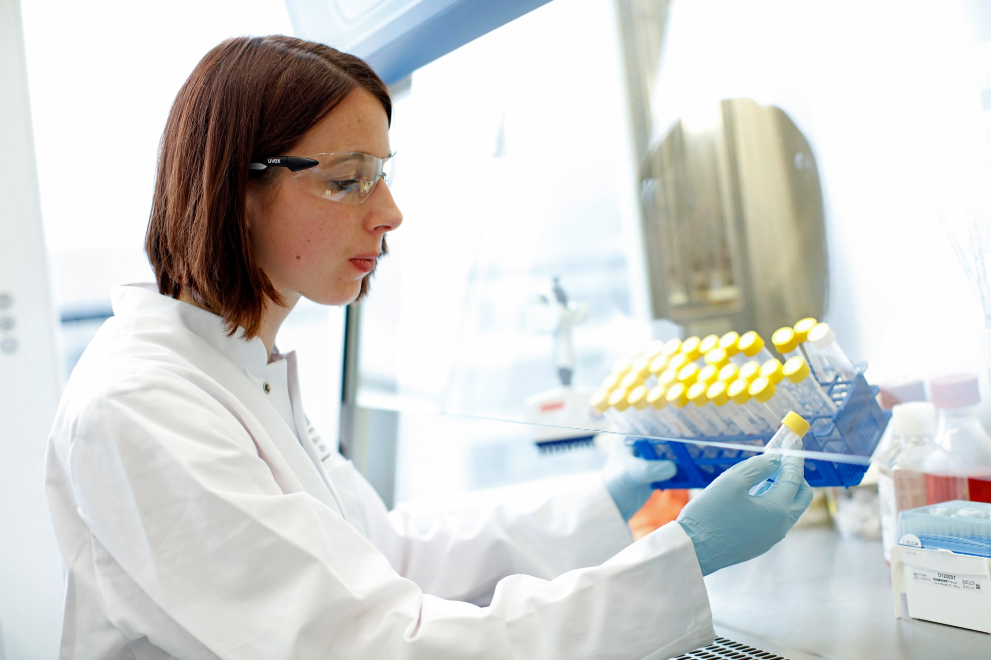 Researcher at a cleanbench 1
