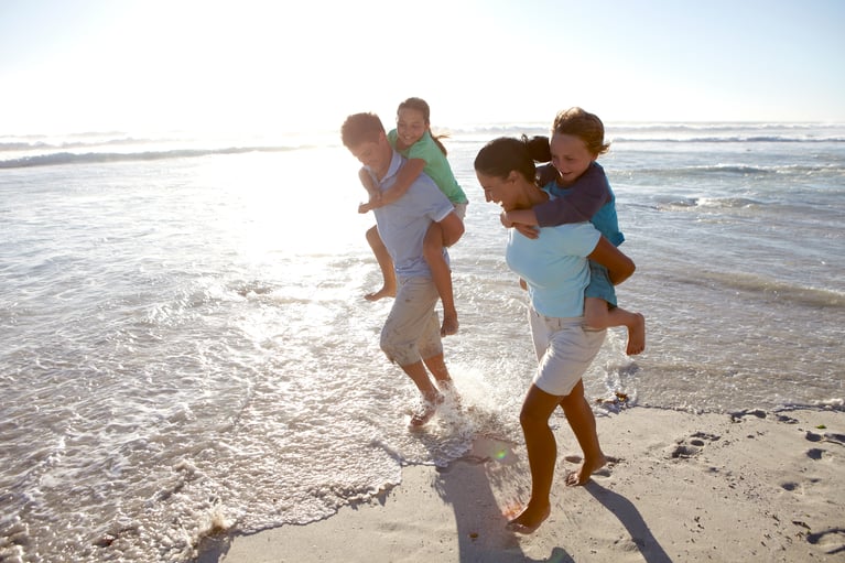 Familia en la playa