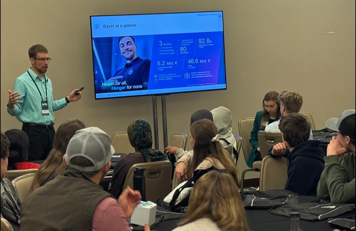 4-H Teen listen to Bayer employees talking about skills needed in the workplace
