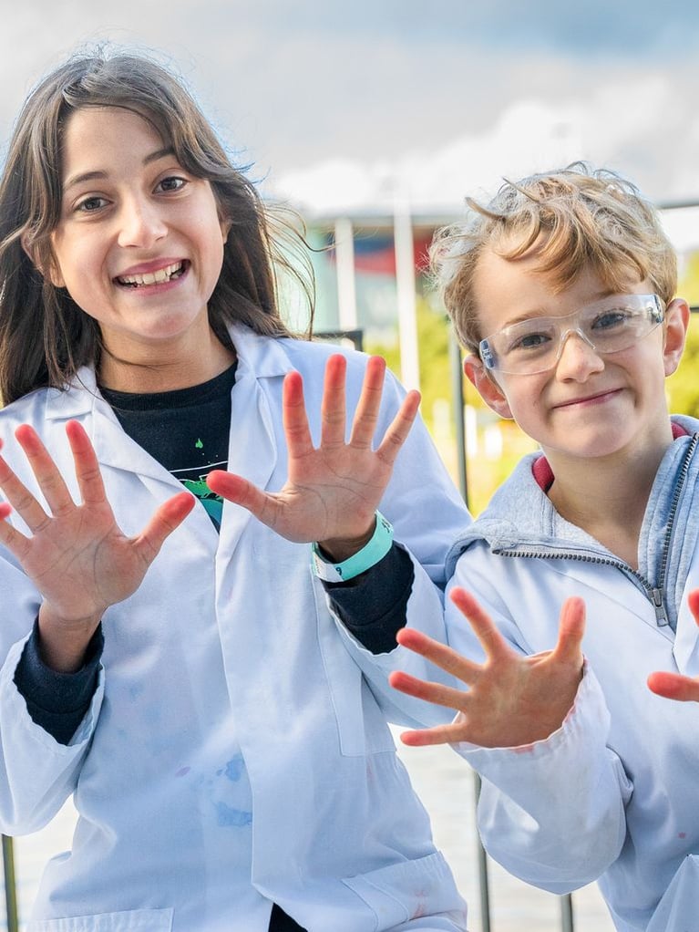 Baylab-kids-hands-00445.jpg