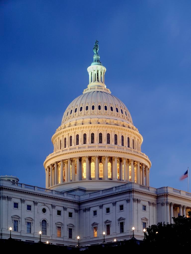 capitol_in_washington_at_twili.jpg