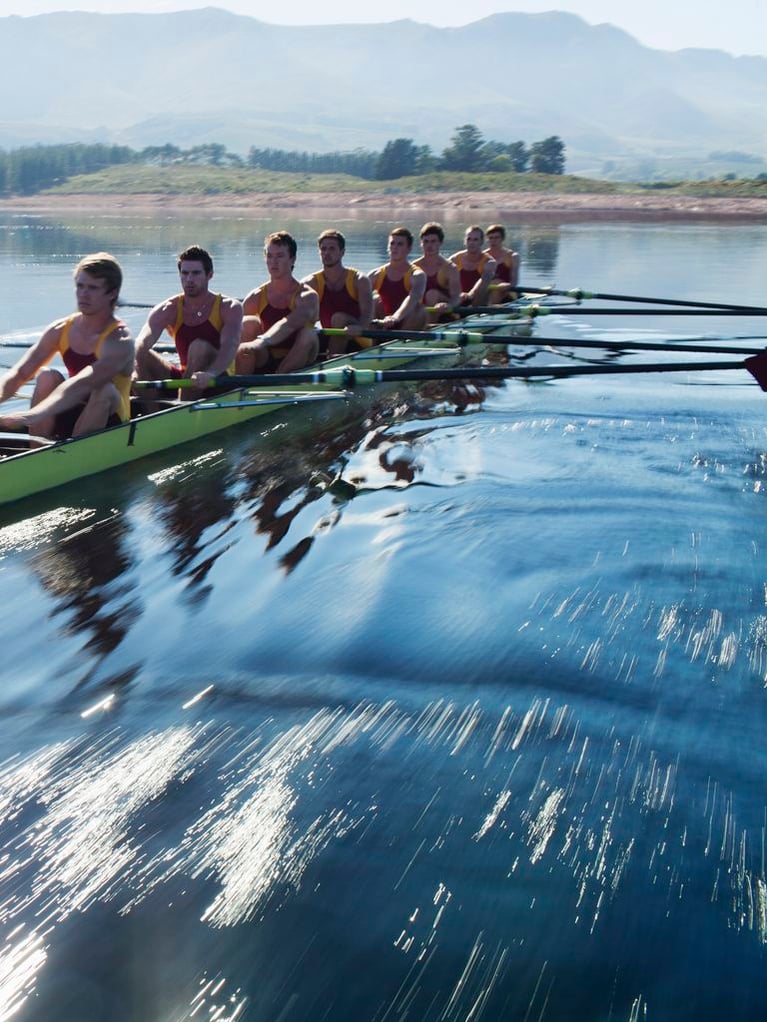 rowing_team_on_lake.jpg