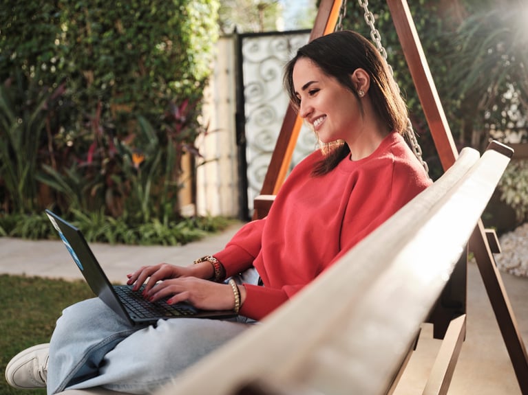 remote working employee4 1 0