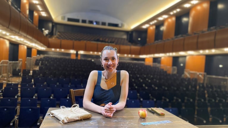 olivia warburton c bayer kultur