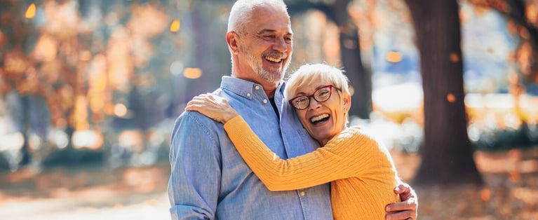 Active_seniors_on_a_walk_1440x590_1.jpg