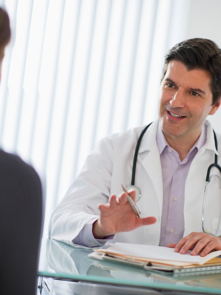 Private Kranken_Doctor_talking_to_patient_37178_0Previewmedium.jpg