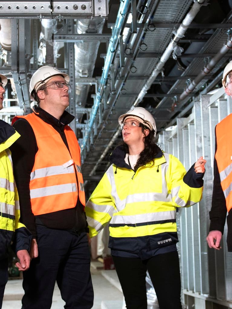 Julia or Luzaan option 1.jpg