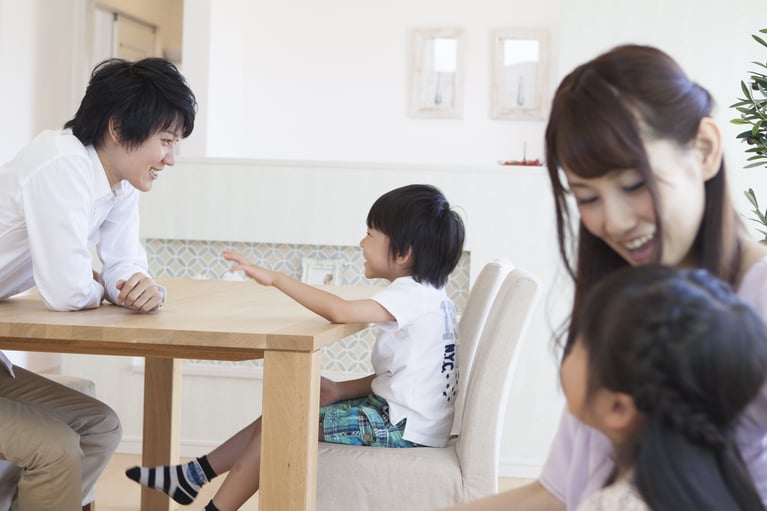 asian_family_chatting.jpg