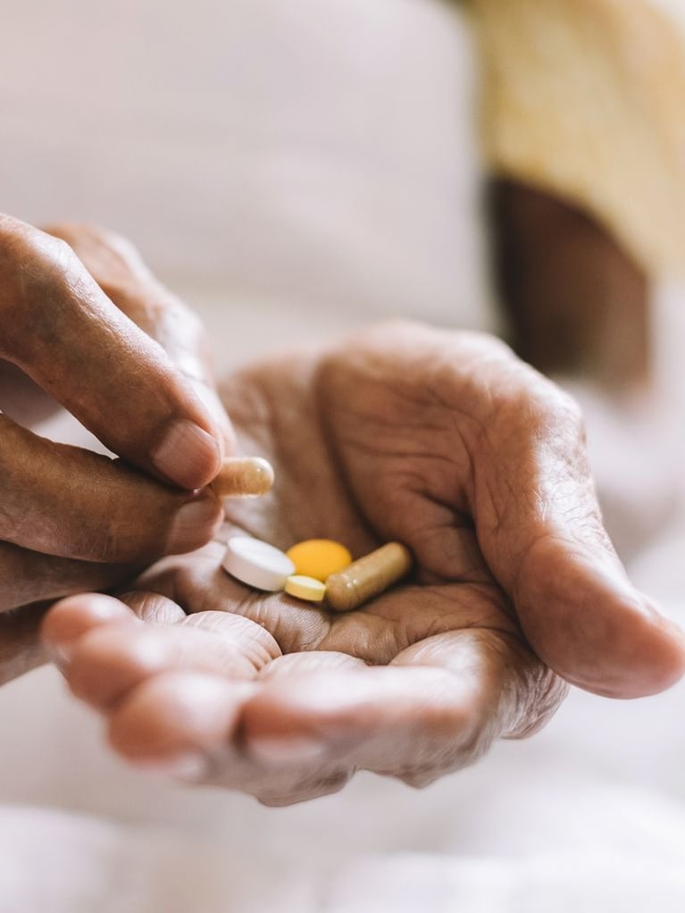pills_in_a_seniors_hand.jpeg