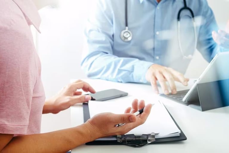 doctor-consulting-patient