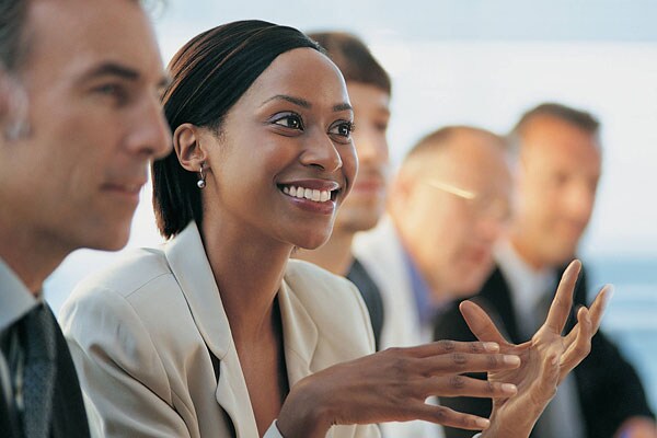 business-woman-with-colleagues_zoomed.jpg
