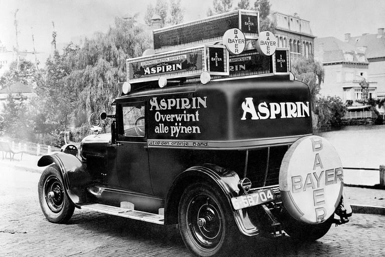 fahrzeug mit aspirin werbung 1930