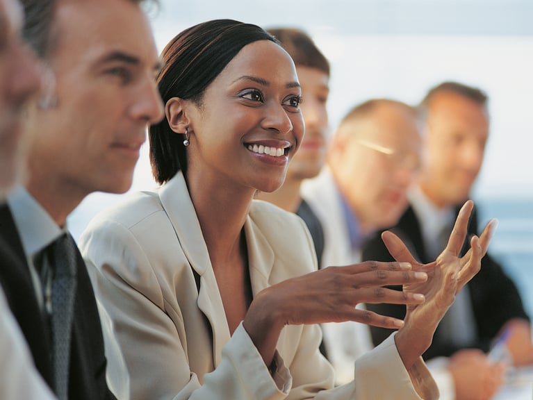 businesswoman_with_colleagues.jpg