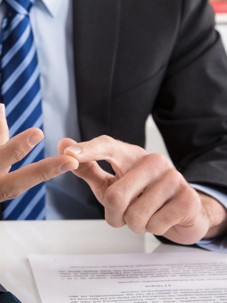 businessman_counting_with_fingers.jpg