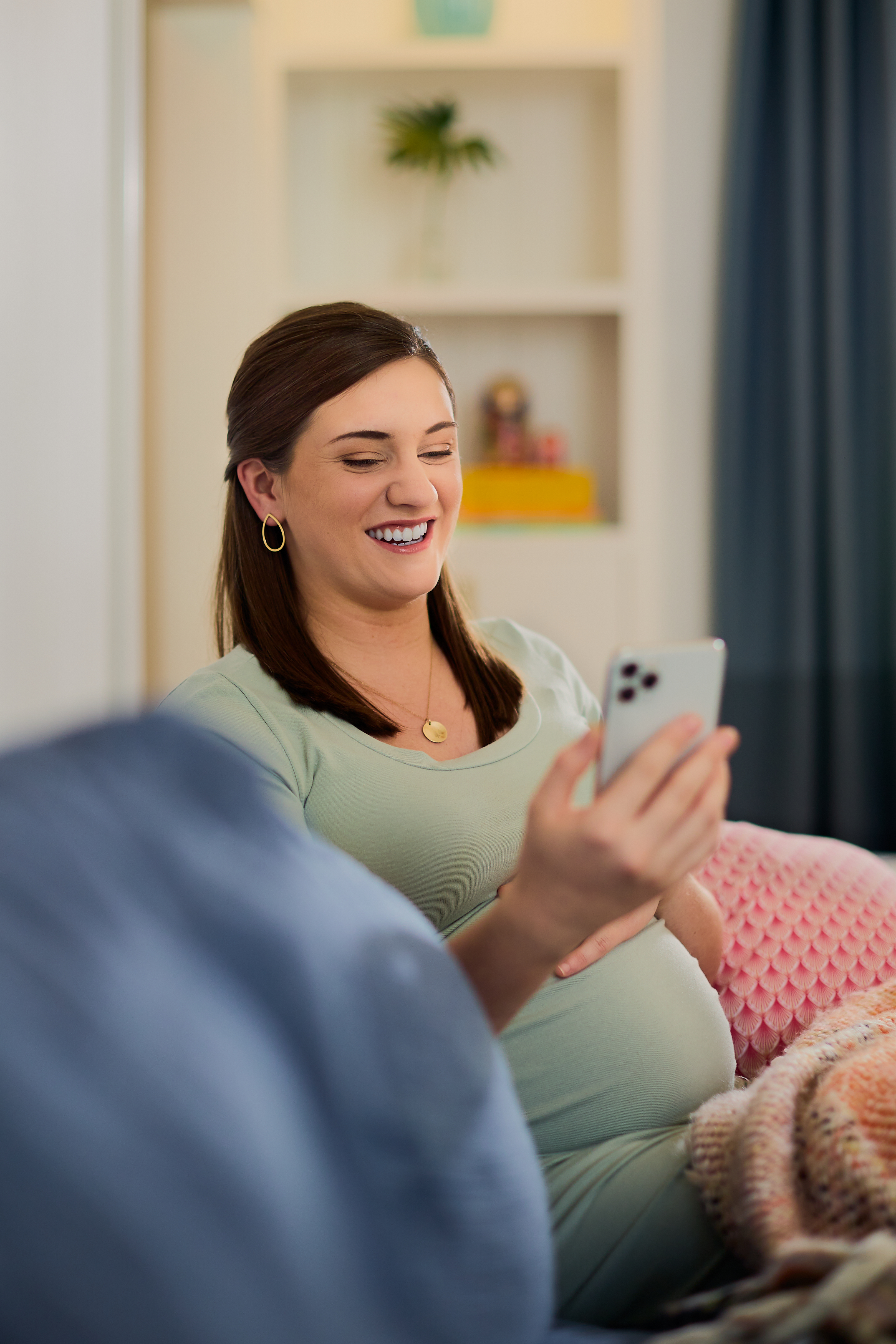 pregnant_woman_phoning_2.jpg