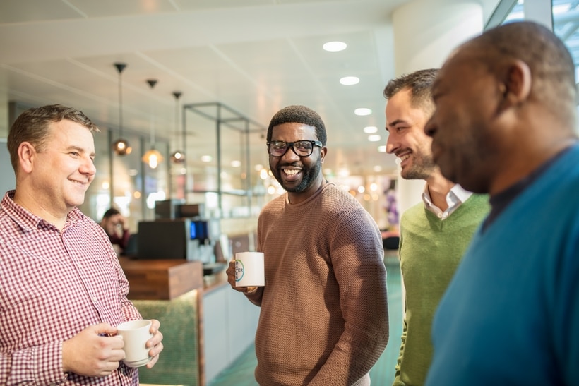 men-informal-meeting-820x547-insta.jpg