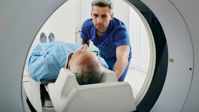 doctor-and-patient-at-scanner.jpg