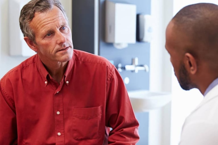 Doctor_with_patient_1.jpg
