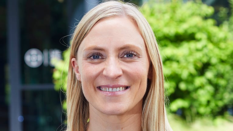 Kate Connors headshot 24.jpg