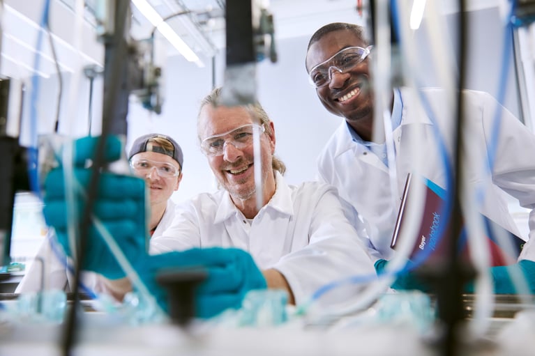 researchers-at-organ-bath-5.jpg