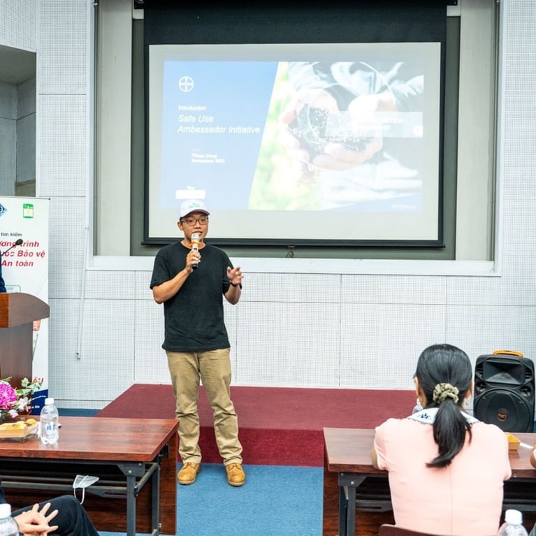 someone-presenting.jpg