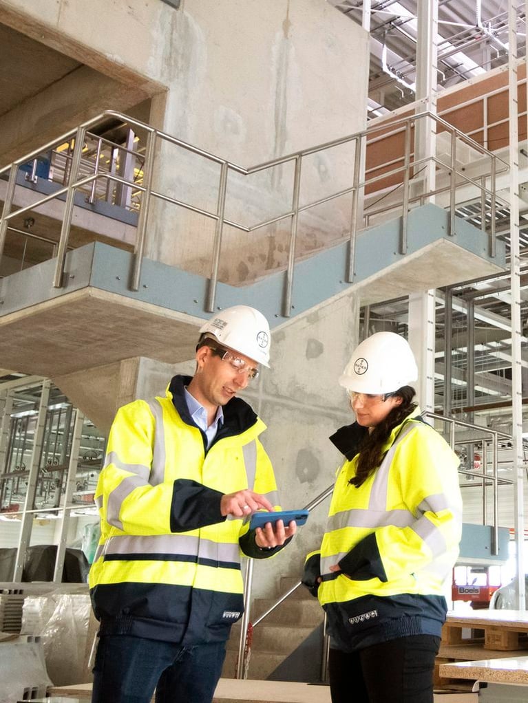 Julia or Luzaan option 3.jpg