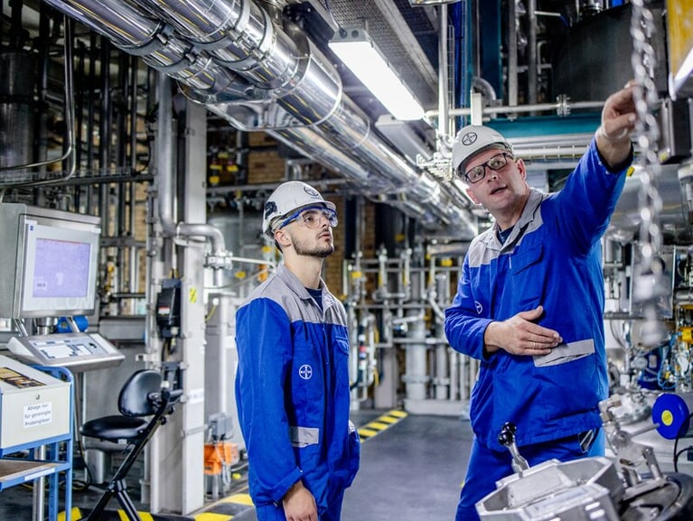 employees-production-plant.jpg