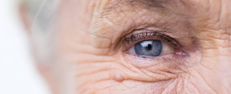 Eye_of_senior_woman_0.jpg