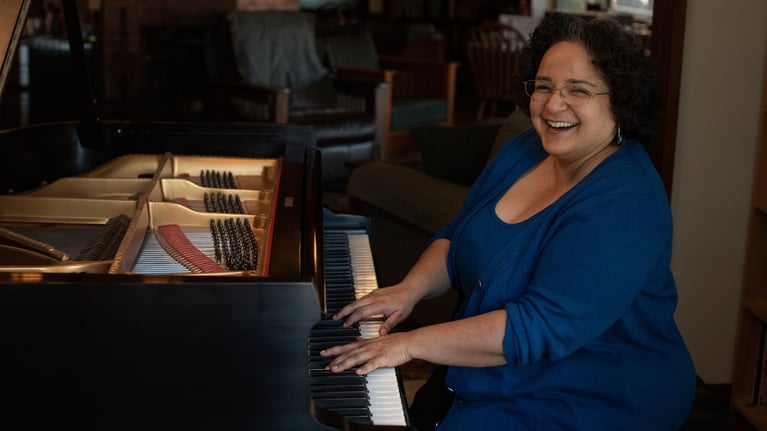 Gabriela Lena Frank.jpg