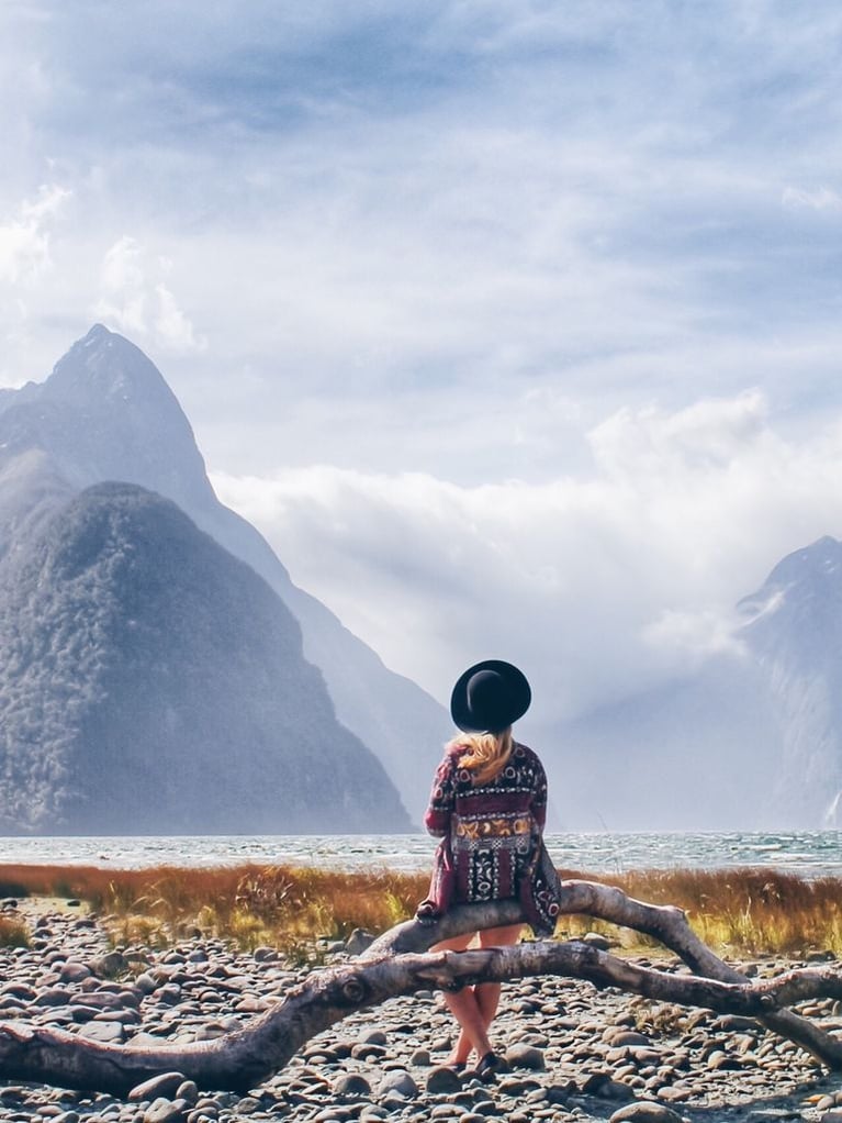 woman_looking_at_milford_sound.jpg