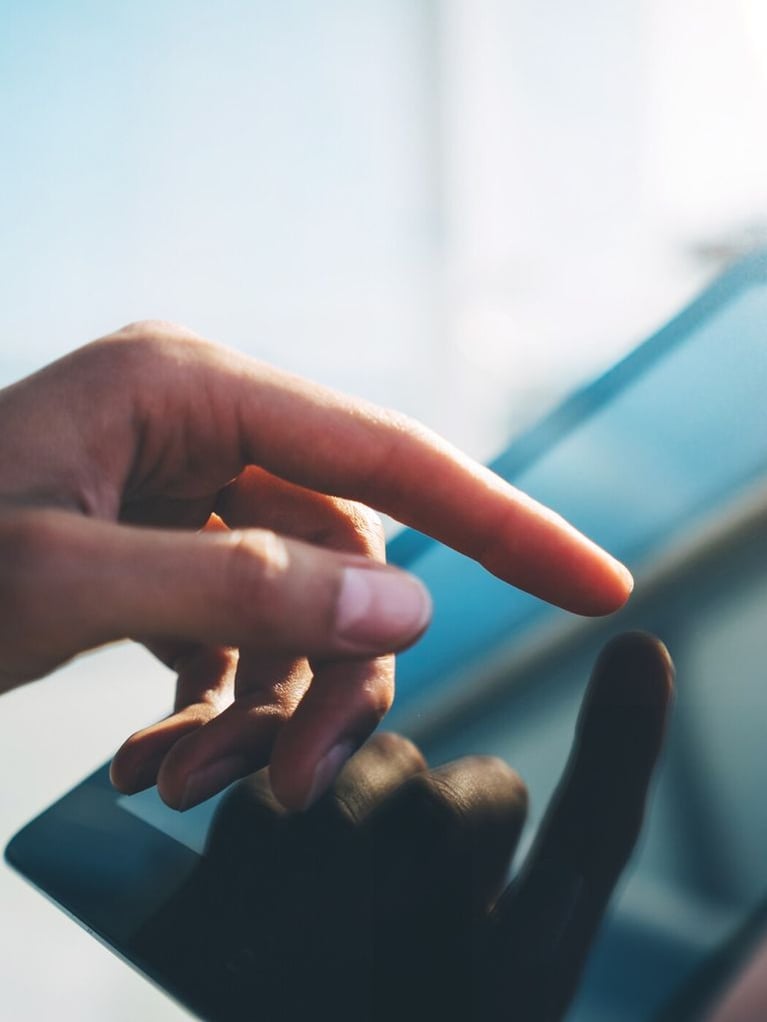 finger-tipping-tablet-2-1.jpg