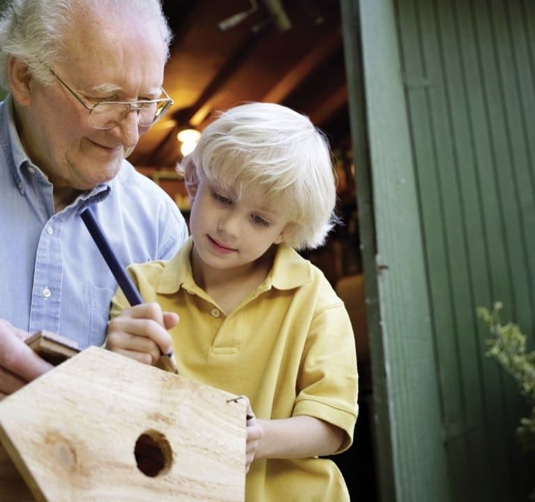 Grandfather_and_grandson_1280x720.jpg
