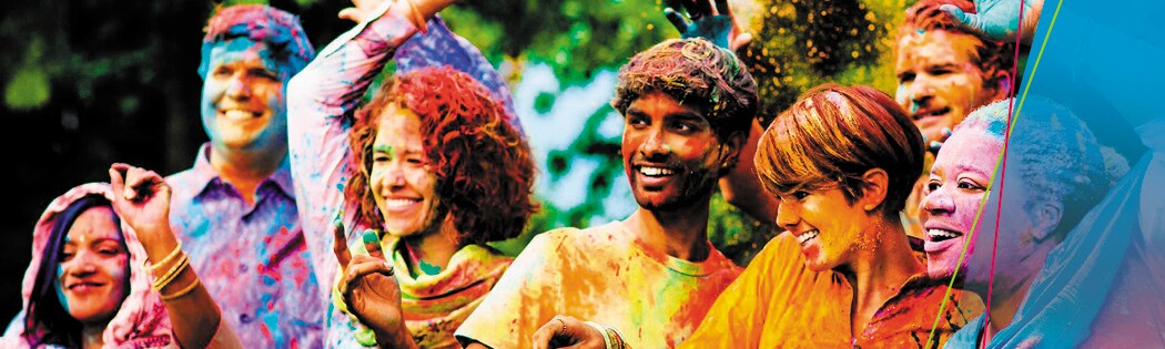 Group_of_people_at_holi_festival_line.jpg