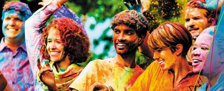 Group_of_people_at_holi_festival_line.jpg
