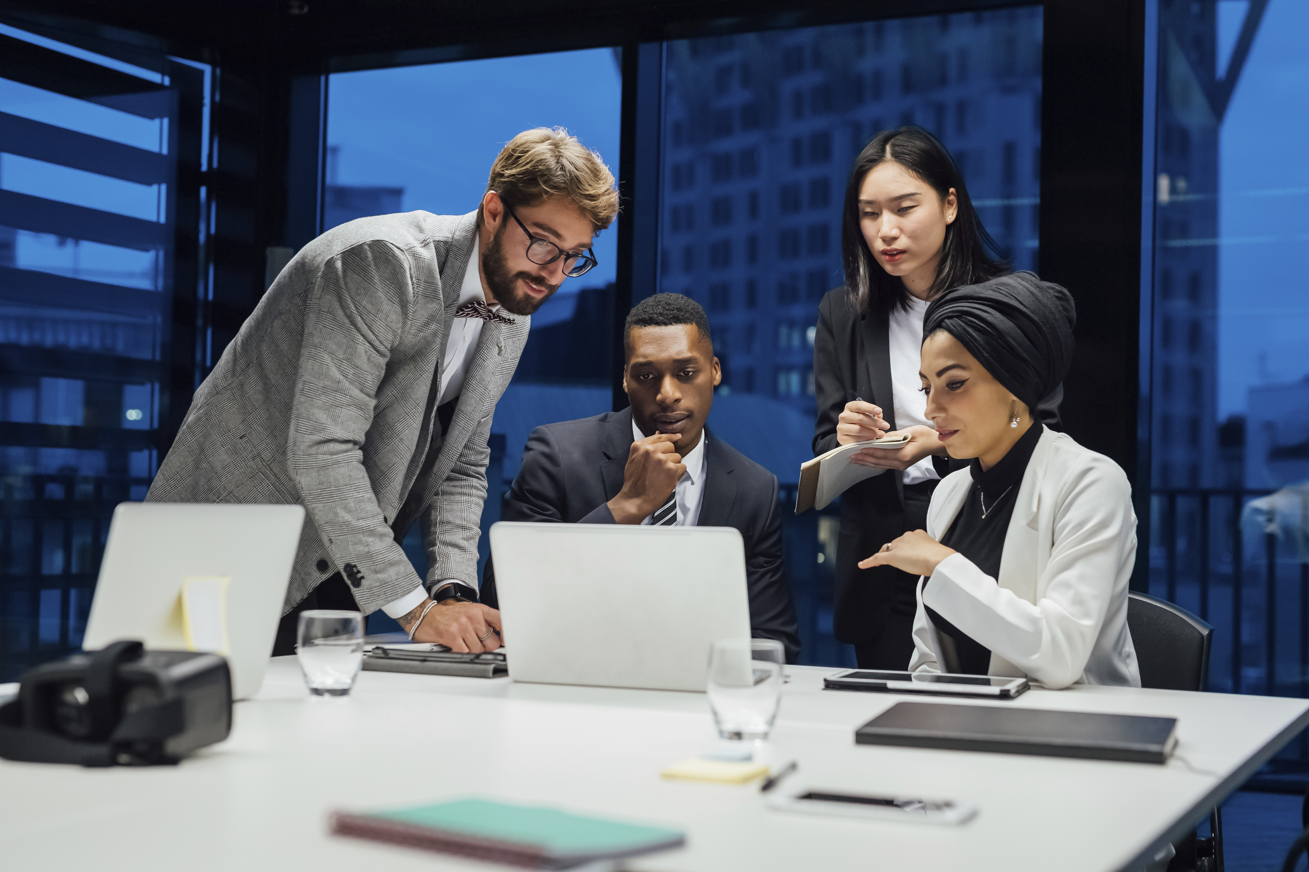 multiethnic_business_people_3.jpg