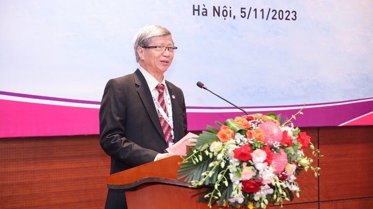 Prof. Dr. Huynh Van Minh.jpg