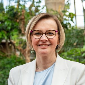 profile-karin-guendel.jpg