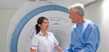 Radiologist_and_patient_scan_0.jpg